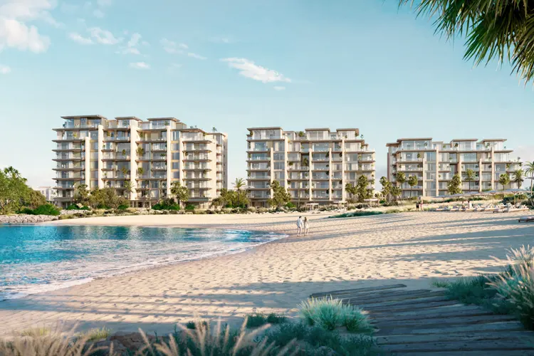 Solaya at La Mer